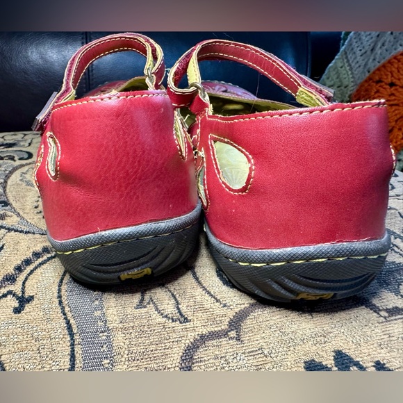 Jambu size 11M, Red - Picture 9 of 17
